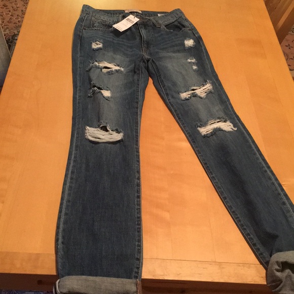 BCBG Ripped/LACE ankle jeans - Picture 2 of 5
